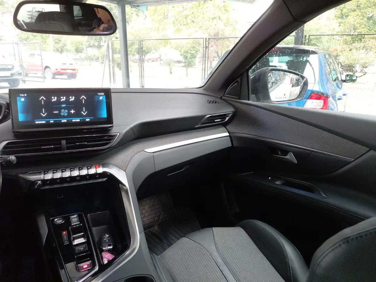 Peugeot 3008 1.5 Allure Pack Bluehdi 130 4x2 Eat8 5p año 2024