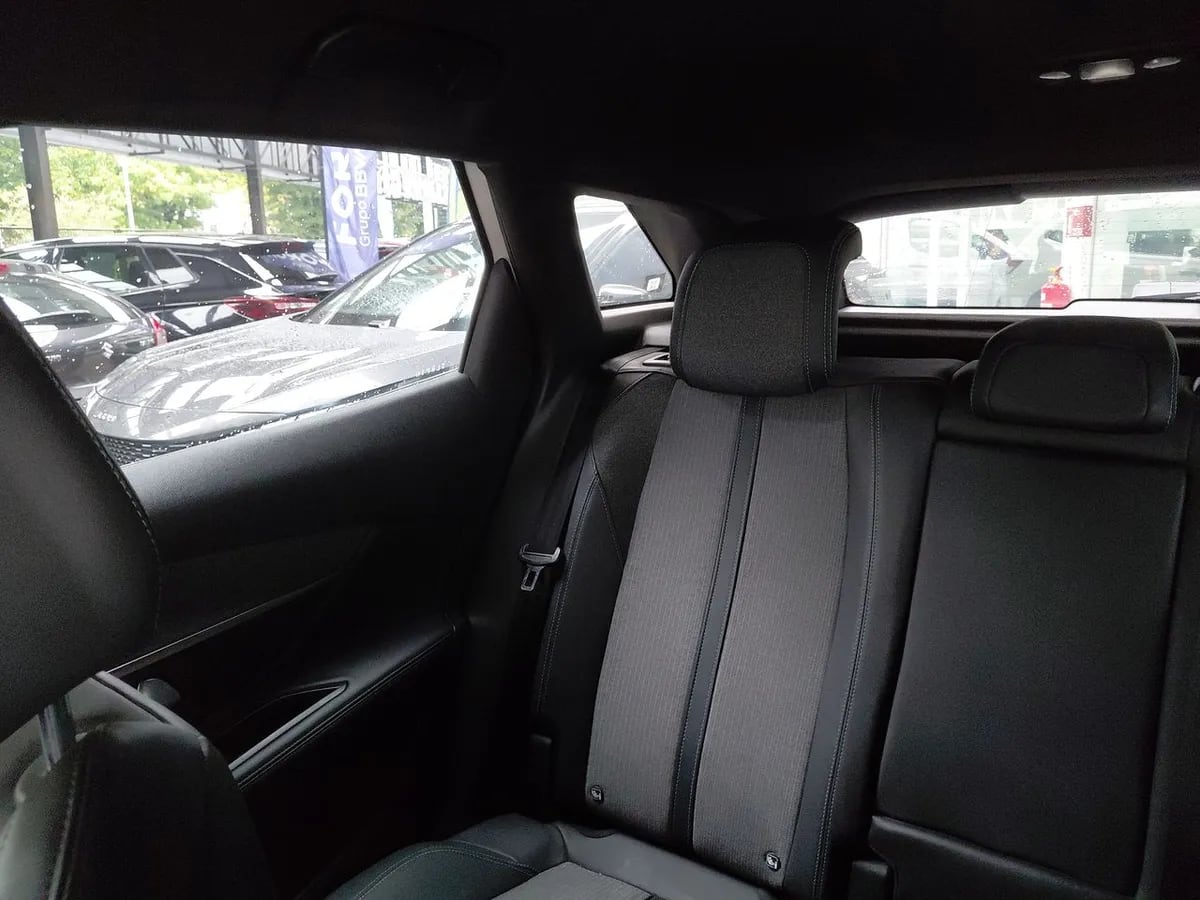 Peugeot 3008 1.5 Allure Pack Bluehdi 130 4x2 Eat8 5p año 2024