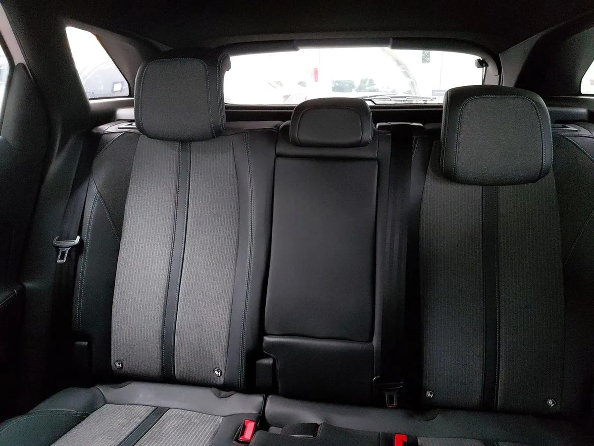 Peugeot 3008 1.5 Allure Pack Bluehdi 130 4x2 Eat8 5p año 2024