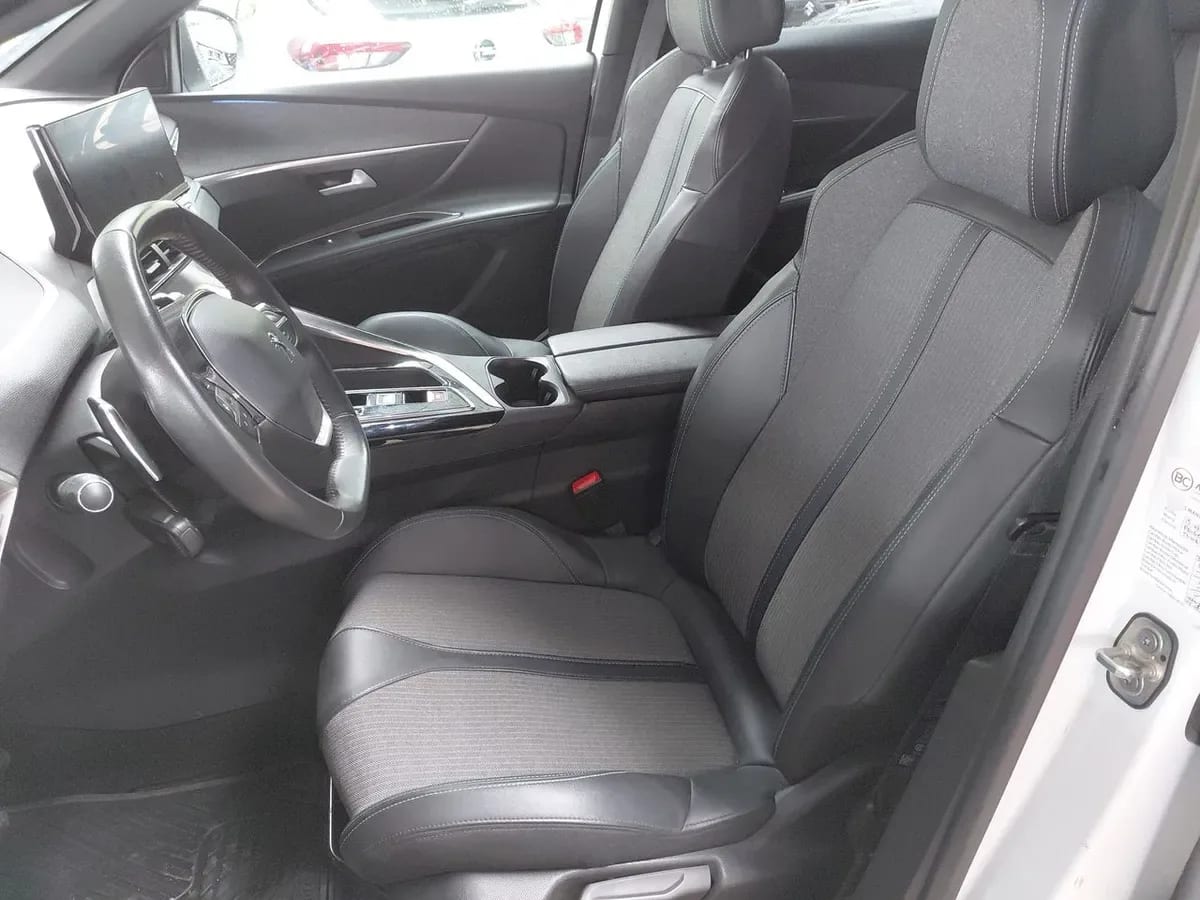 Peugeot 3008 1.5 Allure Pack Bluehdi 130 4x2 Eat8 5p año 2024