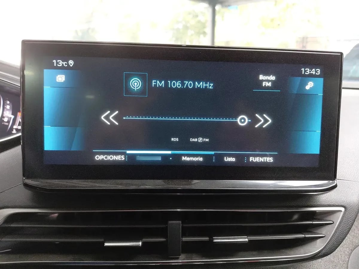 Peugeot 3008 1.5 Allure Pack Bluehdi 130 4x2 Eat8 5p año 2024