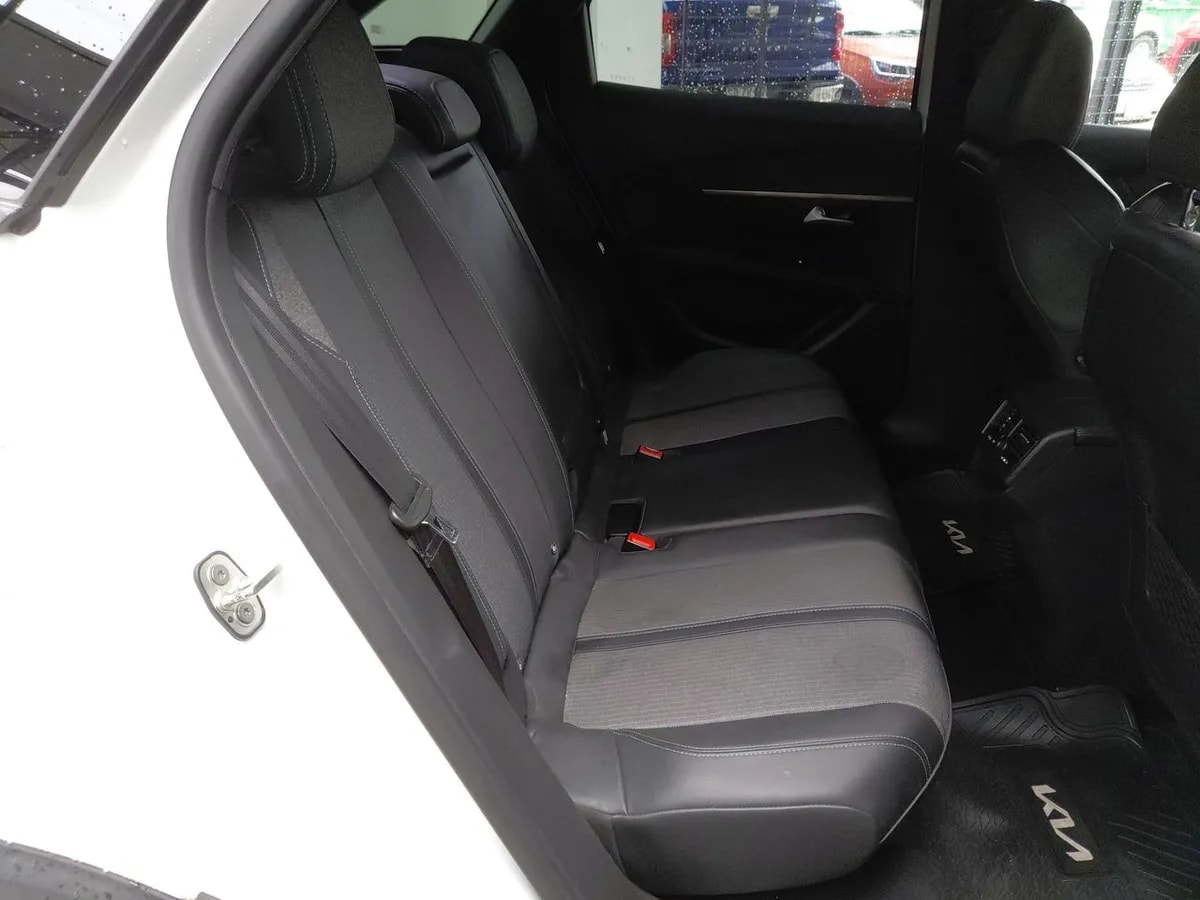 Peugeot 3008 1.5 Allure Pack Bluehdi 130 4x2 Eat8 5p año 2024