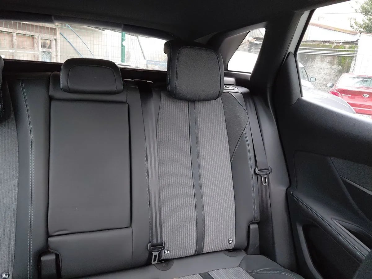 Peugeot 3008 1.5 Allure Pack Bluehdi 130 4x2 Eat8 5p año 2024