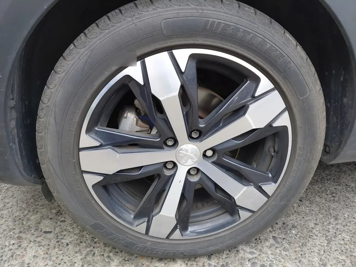 Peugeot 3008 1.5 Allure Pack Bluehdi 130 4x2 Eat8 5p año 2024