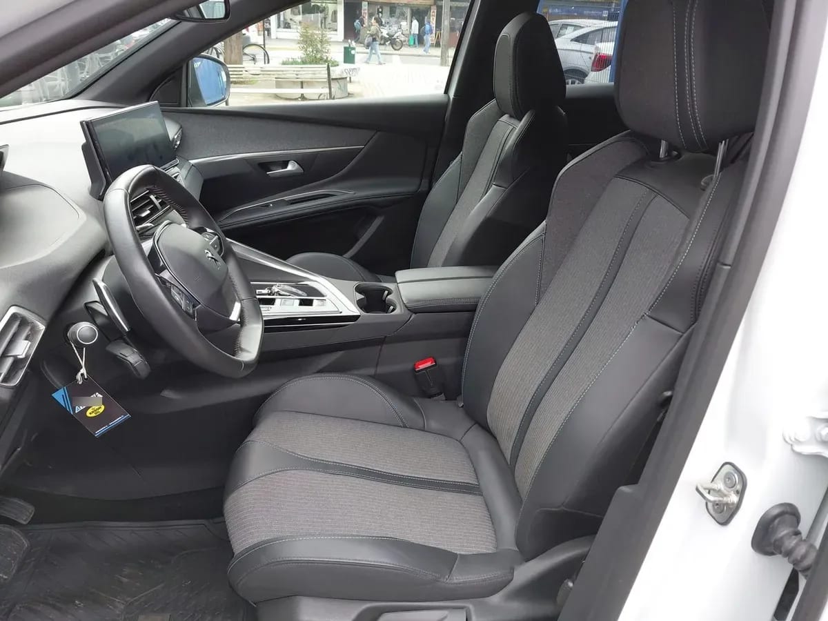 Peugeot 3008 1.5 Allure Pack Bluehdi 130 4x2 Eat8 5p año 2024