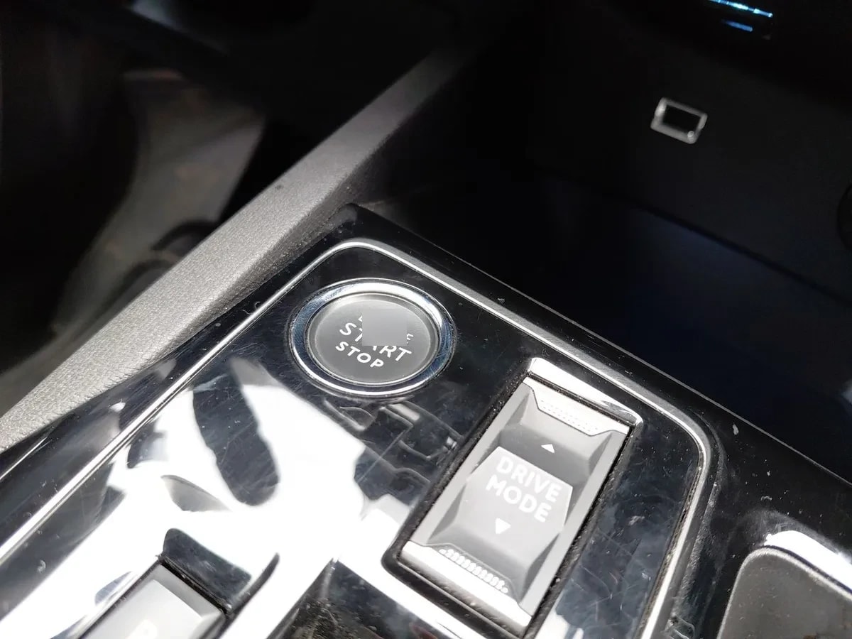 Peugeot 3008 1.5 Allure Pack Bluehdi 130 4x2 Eat8 5p año 2024