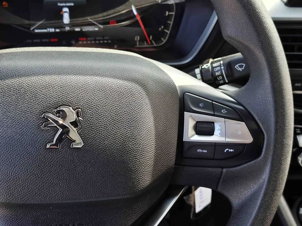 Peugeot Landtrek Active 4x4 año 2025