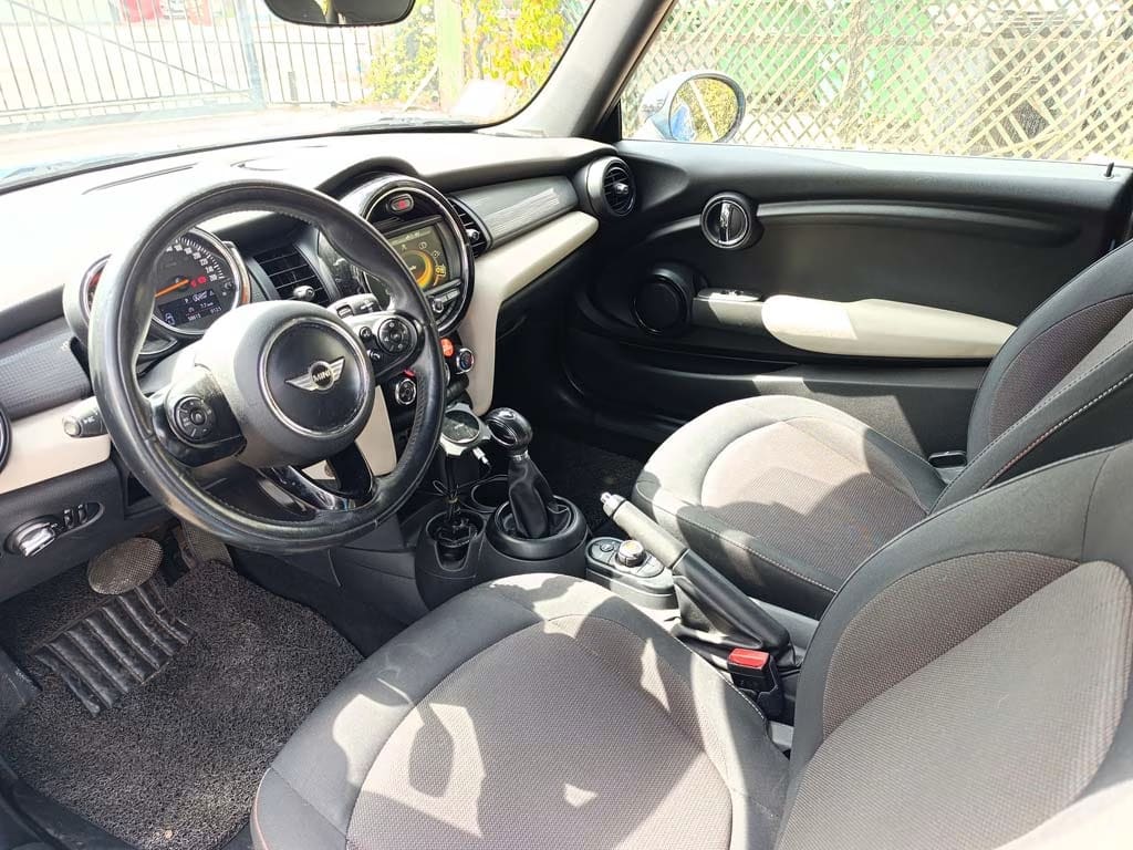 Mini Cooper Hb año 2019