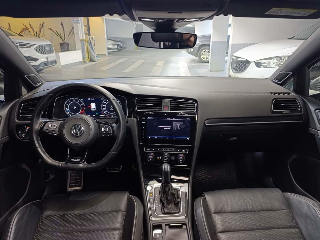 Volkswagen Golf R año 2021