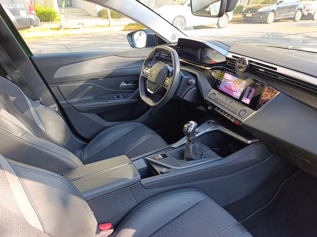 Peugeot 308 Puretech 150 año 2024