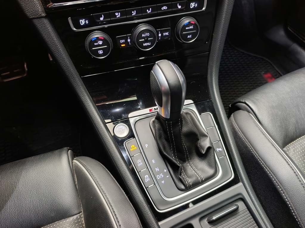Volkswagen Golf R año 2021