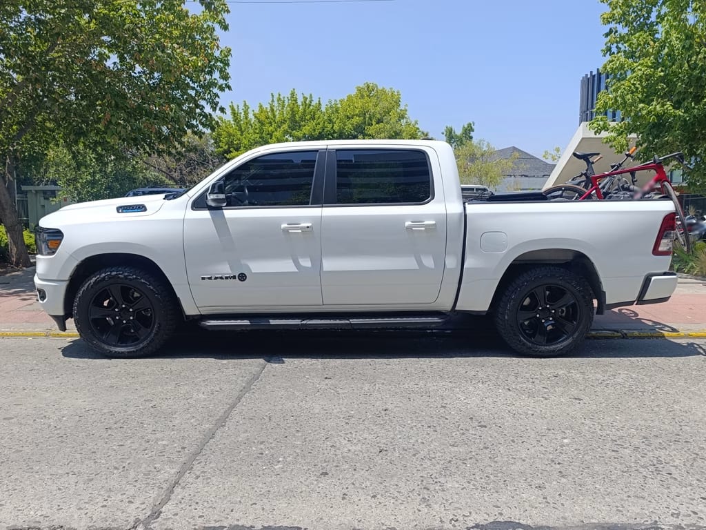 Ram 1500 Bighorn 4x4 año 2022