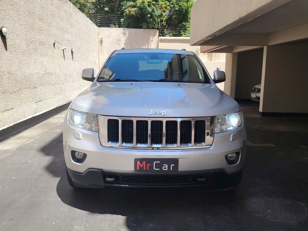 Jeep Grand Cherokee Laredo año 2011