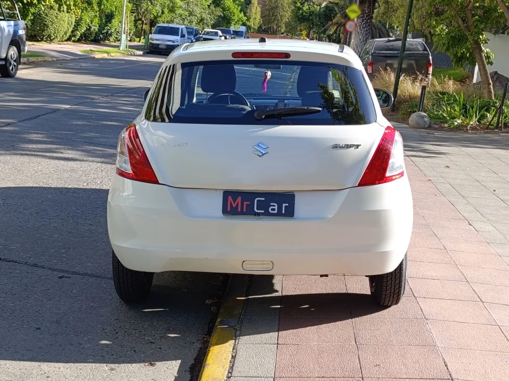 Suzuki Swift Gl año 2018