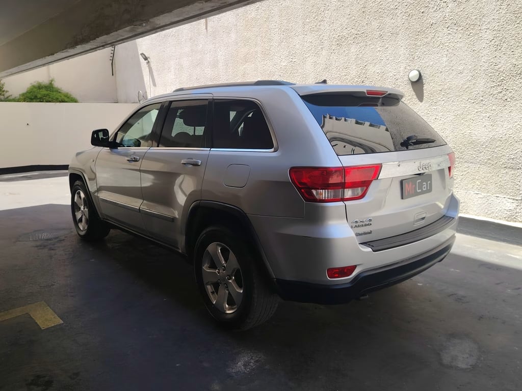 Jeep Grand Cherokee Laredo año 2011