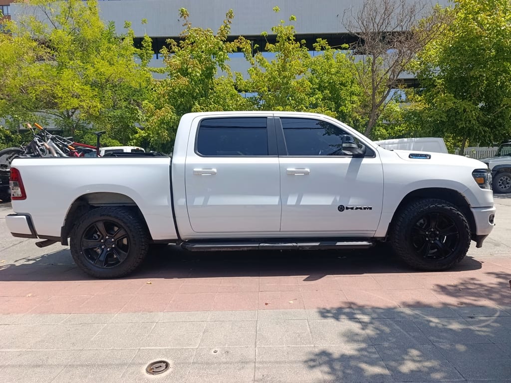 Ram 1500 Bighorn 4x4 año 2022