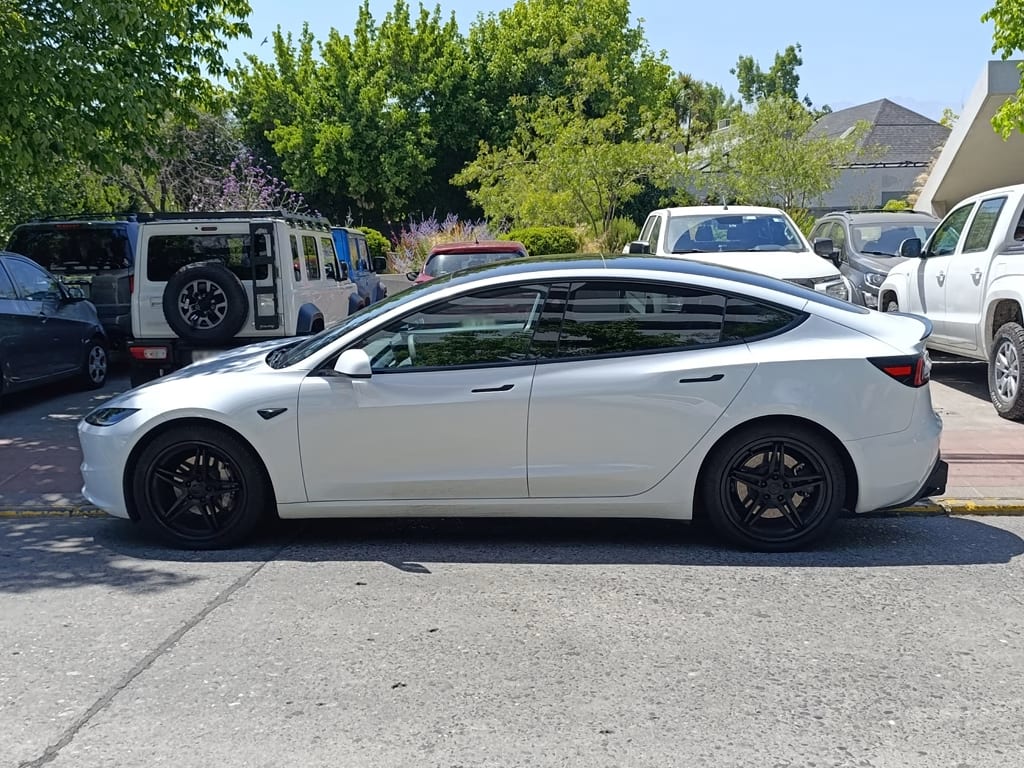 Tesla Model 3 Dual Motor-Long Range año 2025