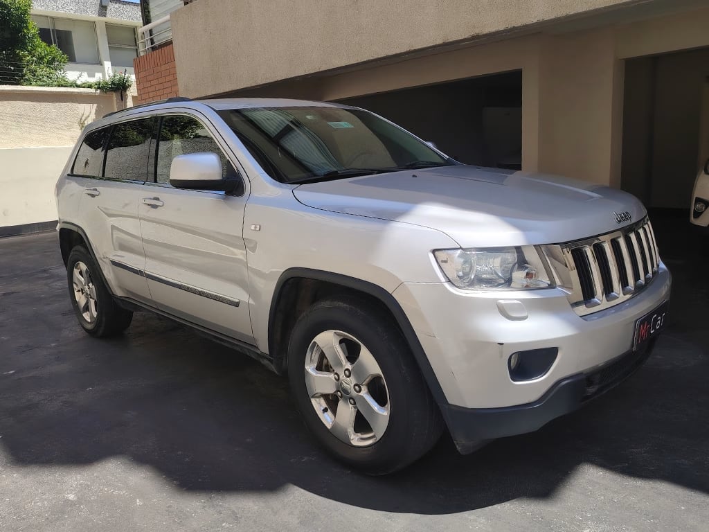 Jeep Grand Cherokee Laredo año 2011
