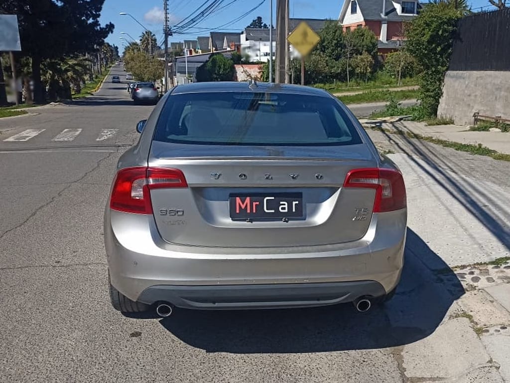 Volvo S60 T6 Plus año 2011