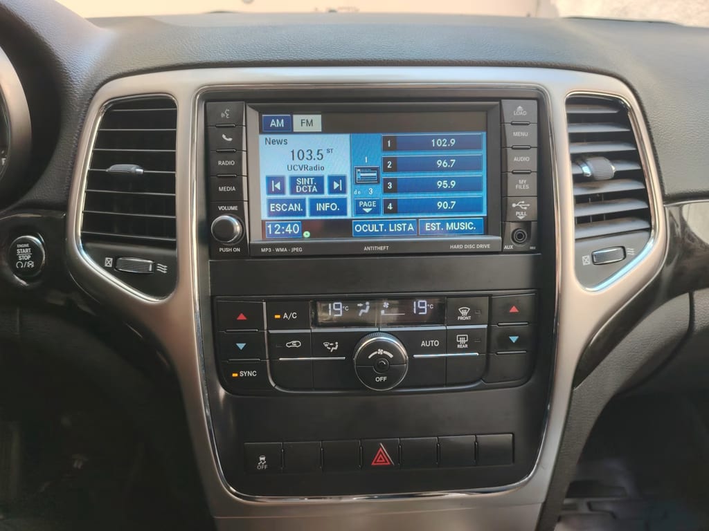 Jeep Grand Cherokee Laredo año 2011