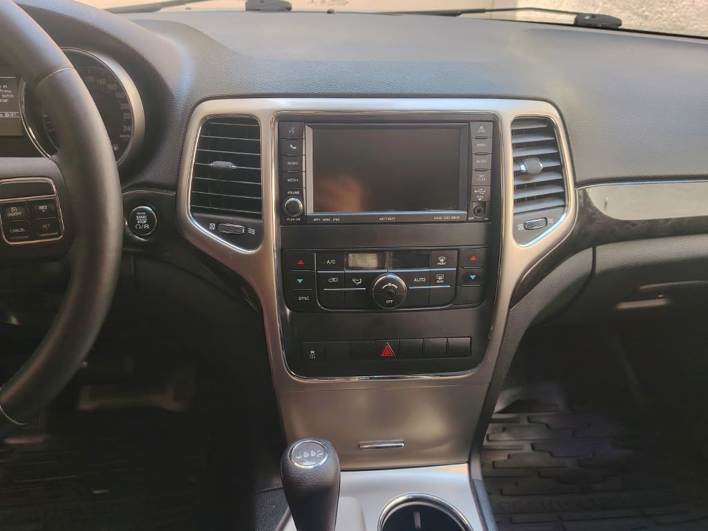 Jeep Grand Cherokee Laredo año 2011