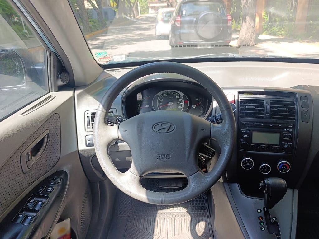 Hyundai Tucson Gl 4x4 año 2010