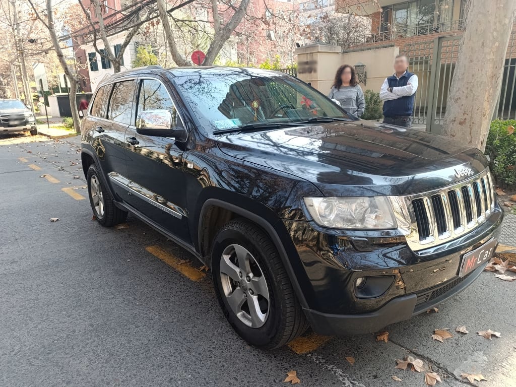 Jeep Grand Cherokee Laredo 4x4 año 2012