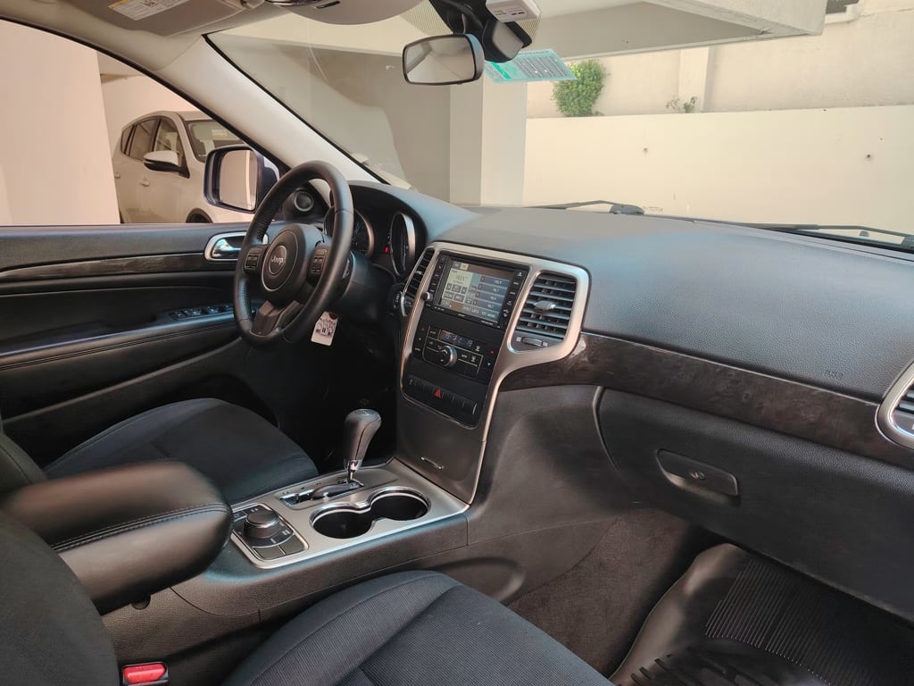 Jeep Grand Cherokee Laredo año 2011