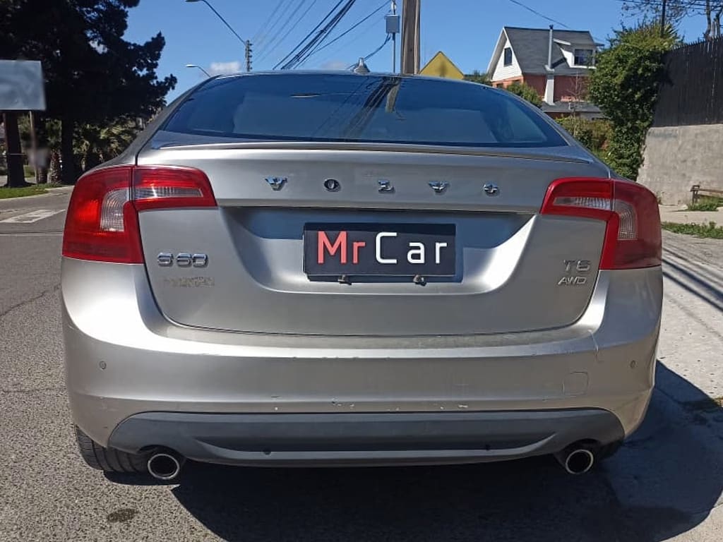 Volvo S60 T6 Plus año 2011