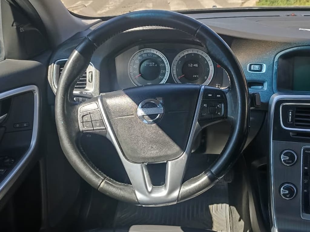 Volvo S60 T6 Plus año 2011