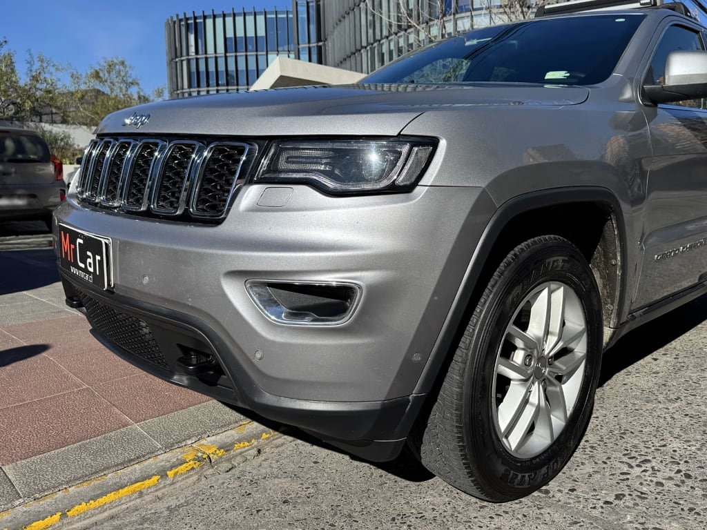 Jeep Grand Cherokee Laredo 4x4 año 2018