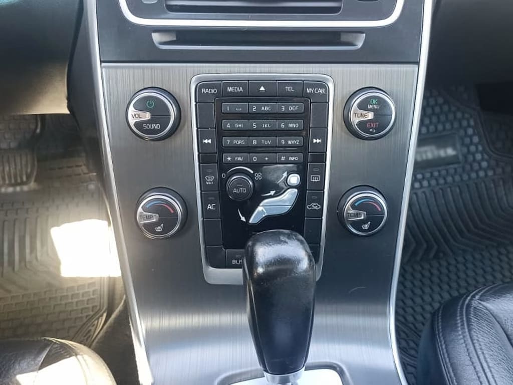Volvo S60 T6 Plus año 2011