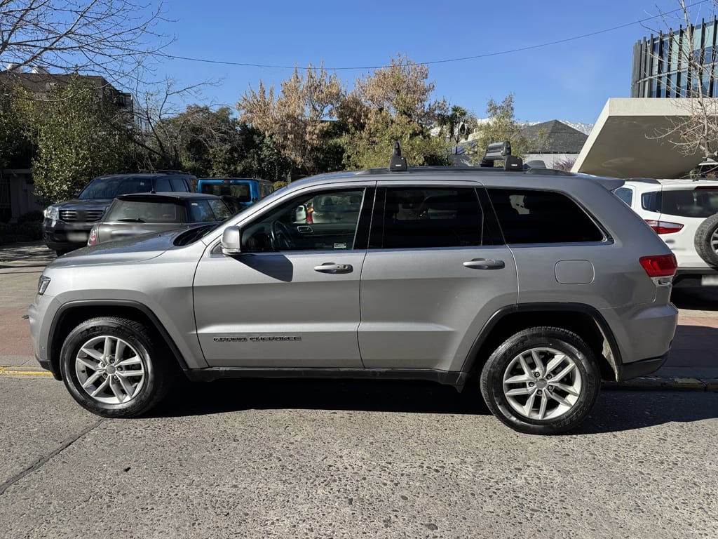 Jeep Grand Cherokee Laredo 4x4 año 2018