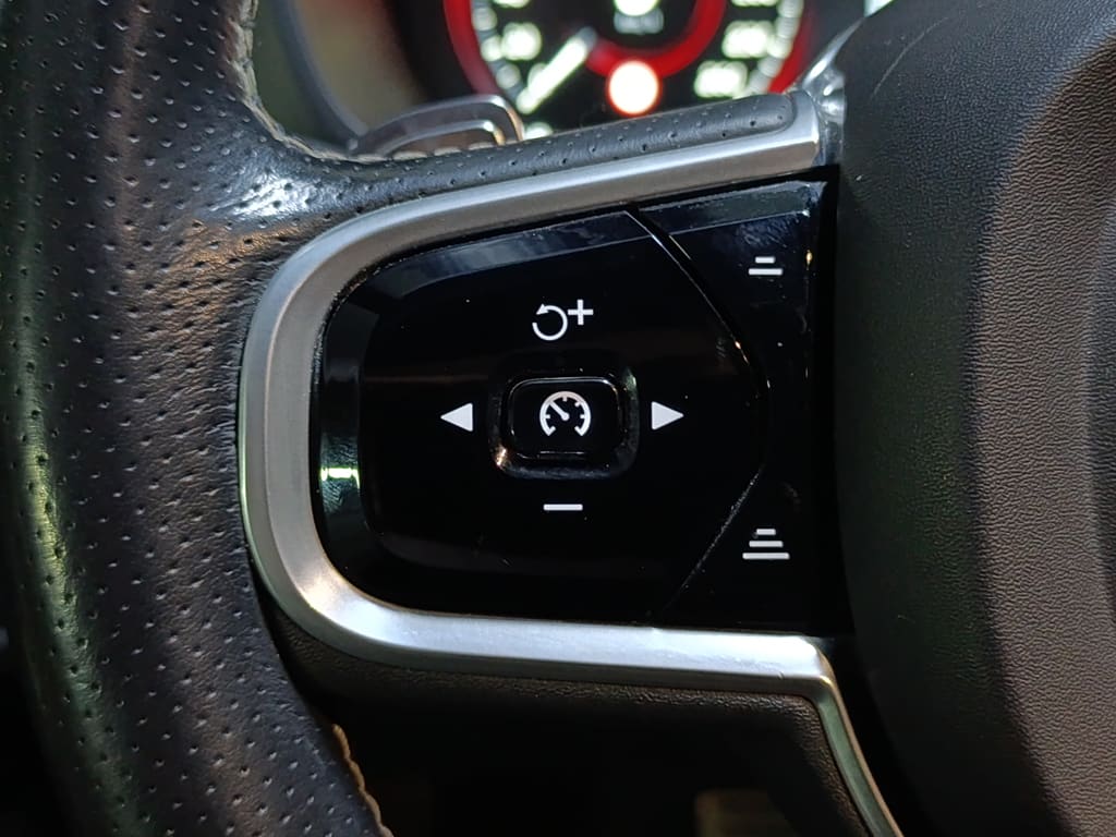 Volvo Xc60 T6 R-Design año 2018