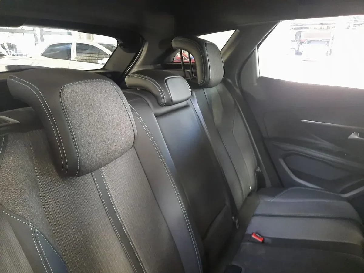 Peugeot 3008 1.5 Allure Pack Bluehdi 130 4x2 Eat8 5p año 2024