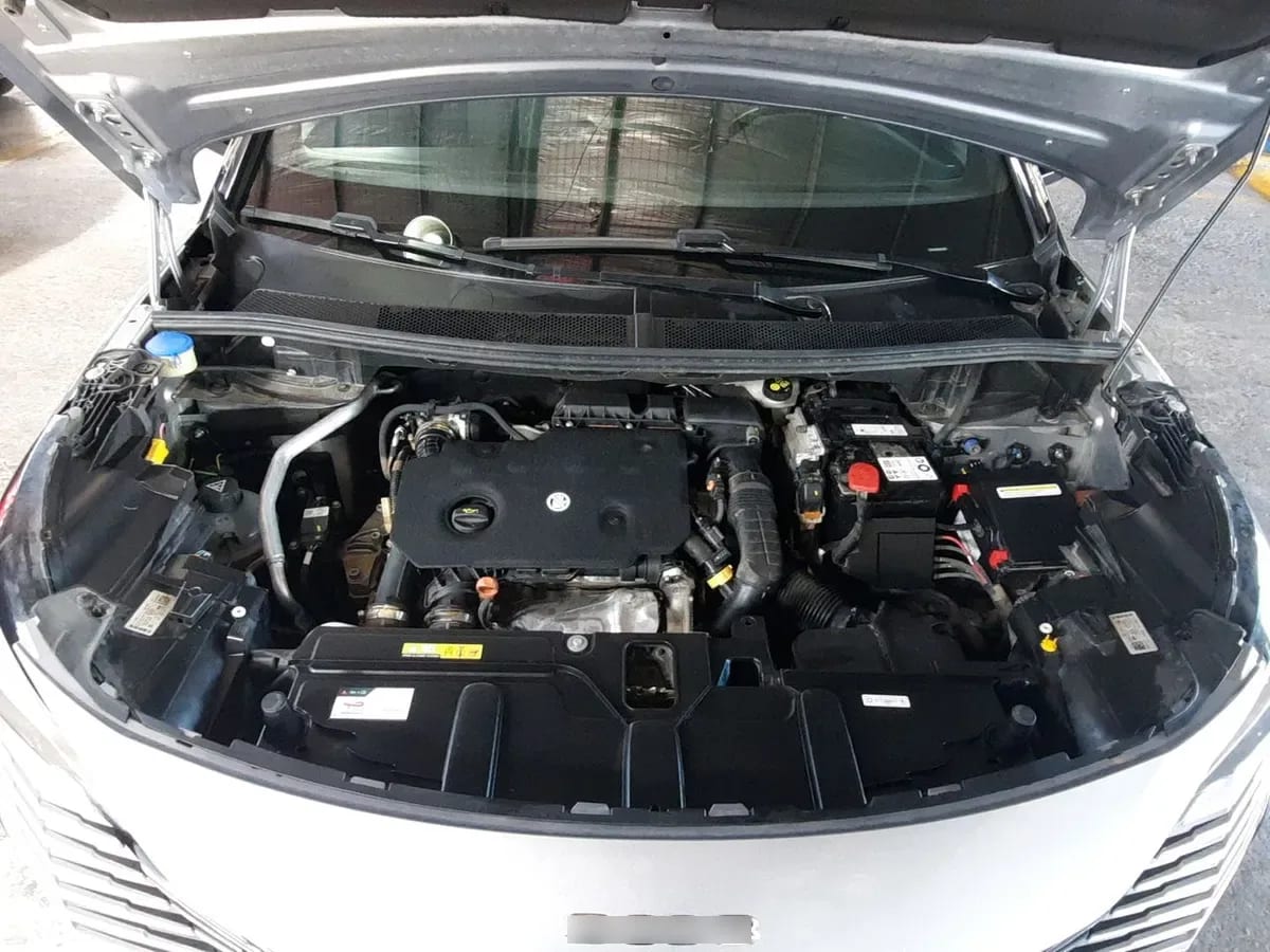 Peugeot 3008 1.5 Allure Pack Bluehdi 130 4x2 Eat8 5p año 2024