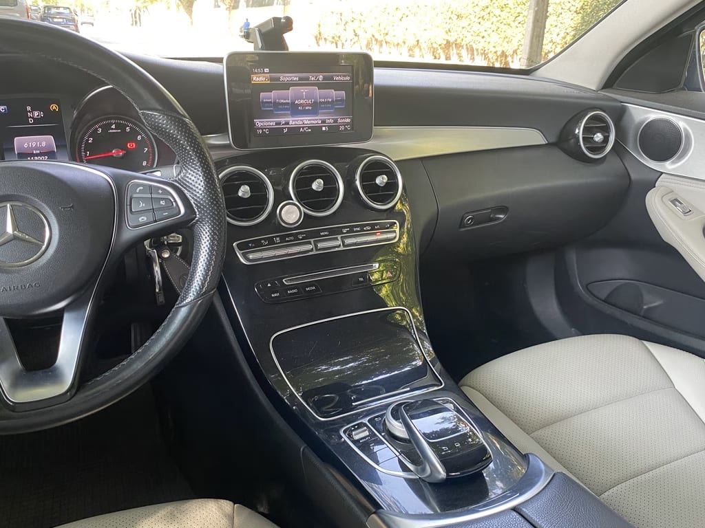 Mercedes Benz C180 1.6 año 2015