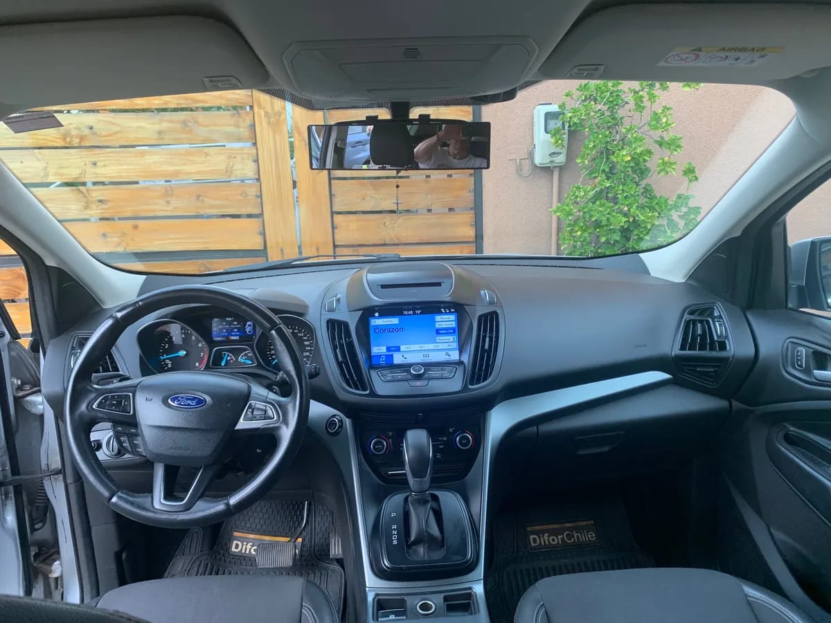 FORD ESCAPE 2.5 S At 4x2 año 2017