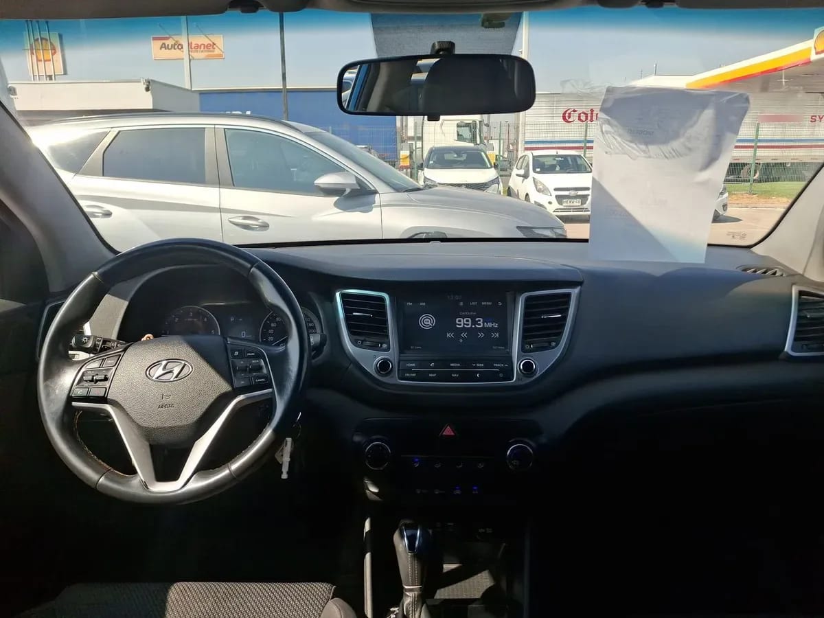 Hyundai Tucson 2.0 Crdi Diesel Advance 4x2 At 5p año 2018