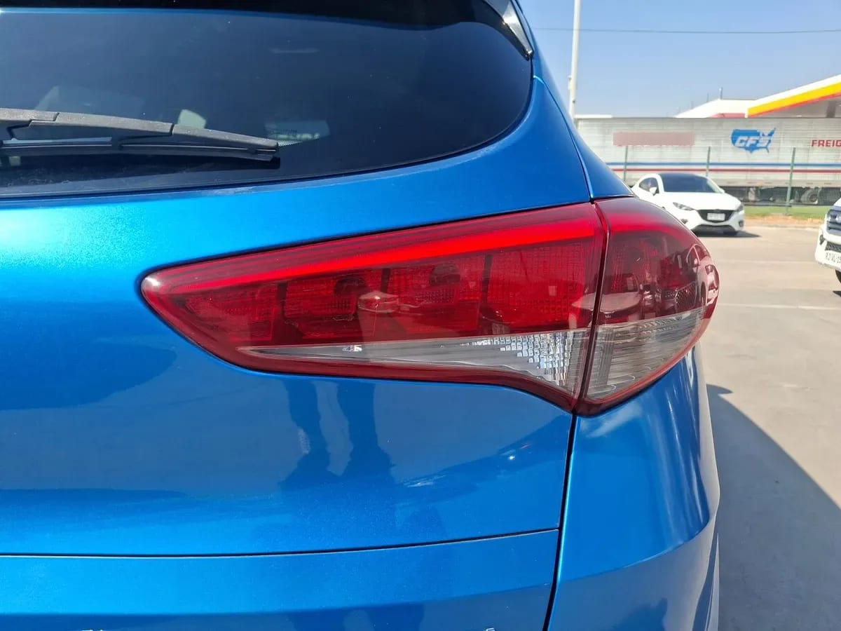 Hyundai Tucson 2.0 Crdi Diesel Advance 4x2 At 5p año 2018