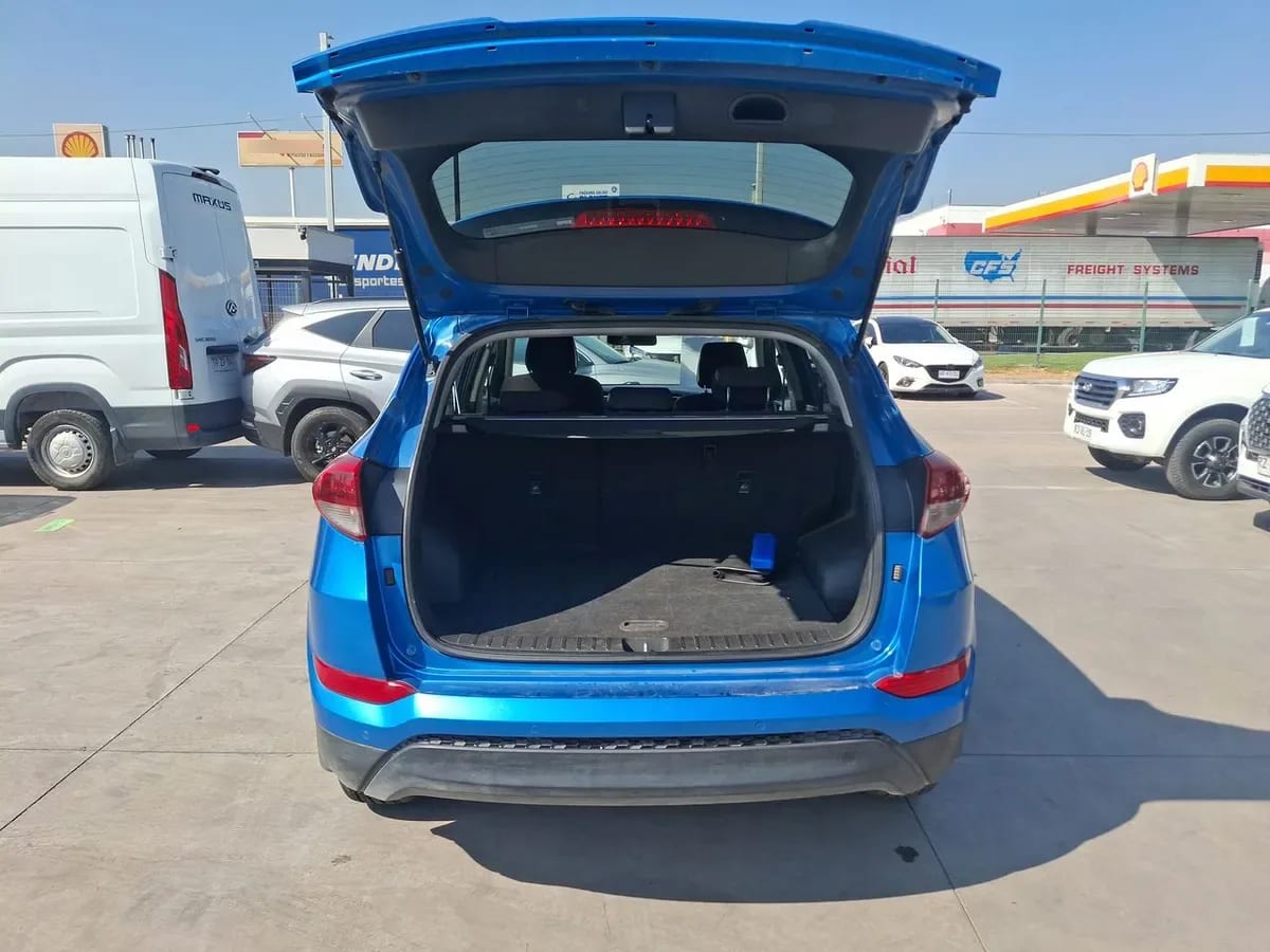 Hyundai Tucson 2.0 Crdi Diesel Advance 4x2 At 5p año 2018