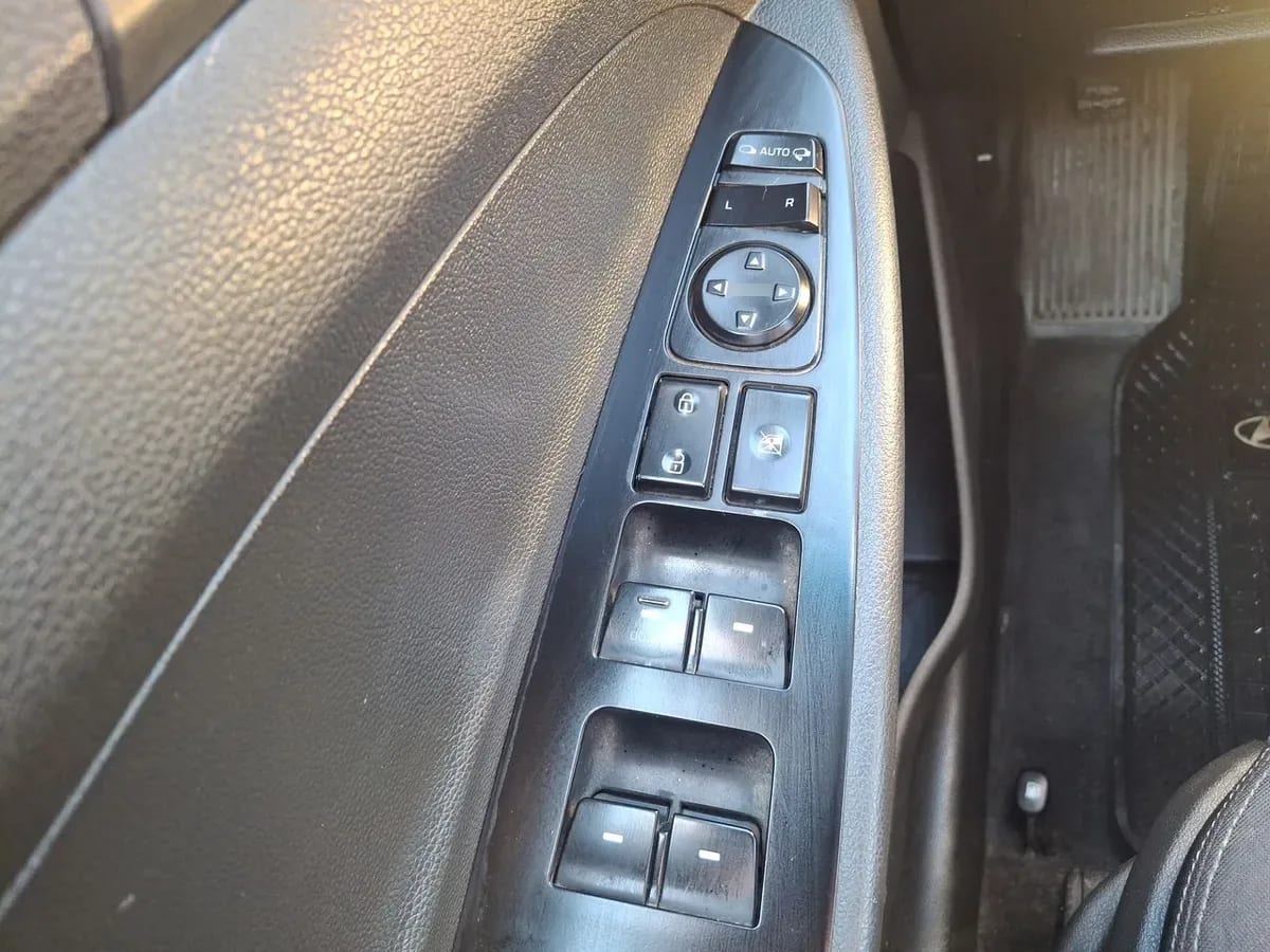 Hyundai Tucson 2.0 Crdi Diesel Advance 4x2 At 5p año 2018