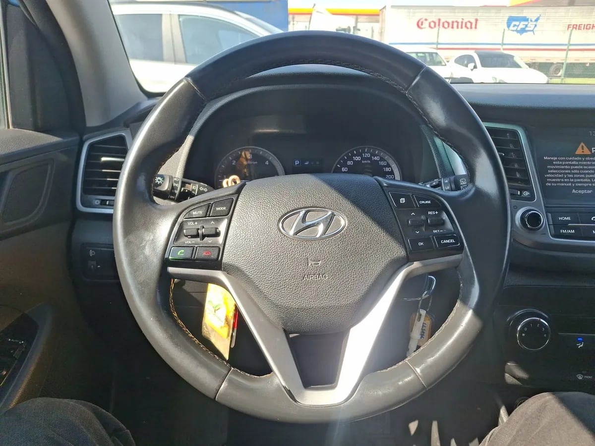 Hyundai Tucson 2.0 Crdi Diesel Advance 4x2 At 5p año 2018