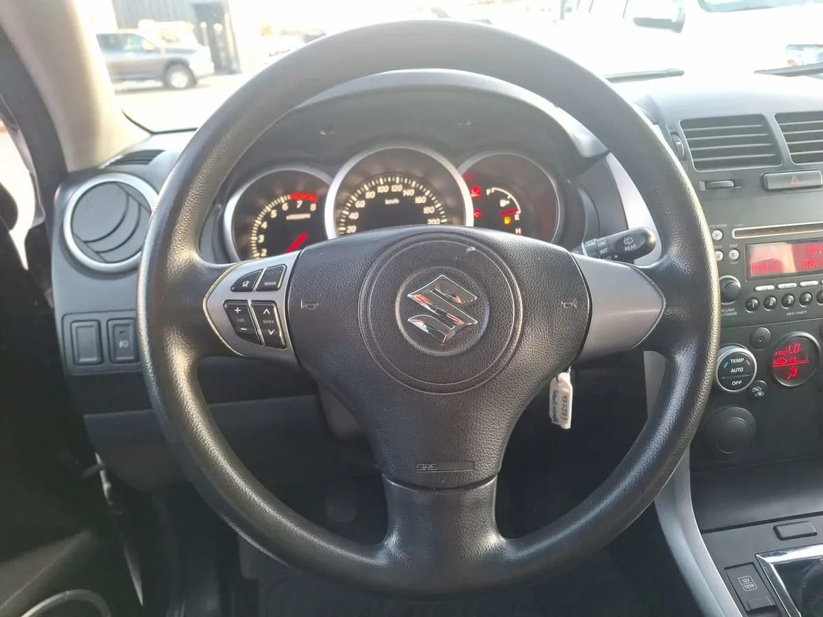 Suzuki Grand Nomade 2.4 Glx Sport 4x2 Mt 5p año 2018