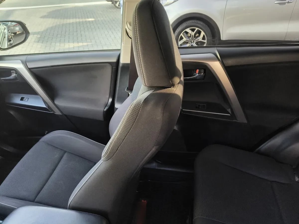 Toyota Rav 4 2.0 4x2 Super Lujo Cvt At 5p año 2019