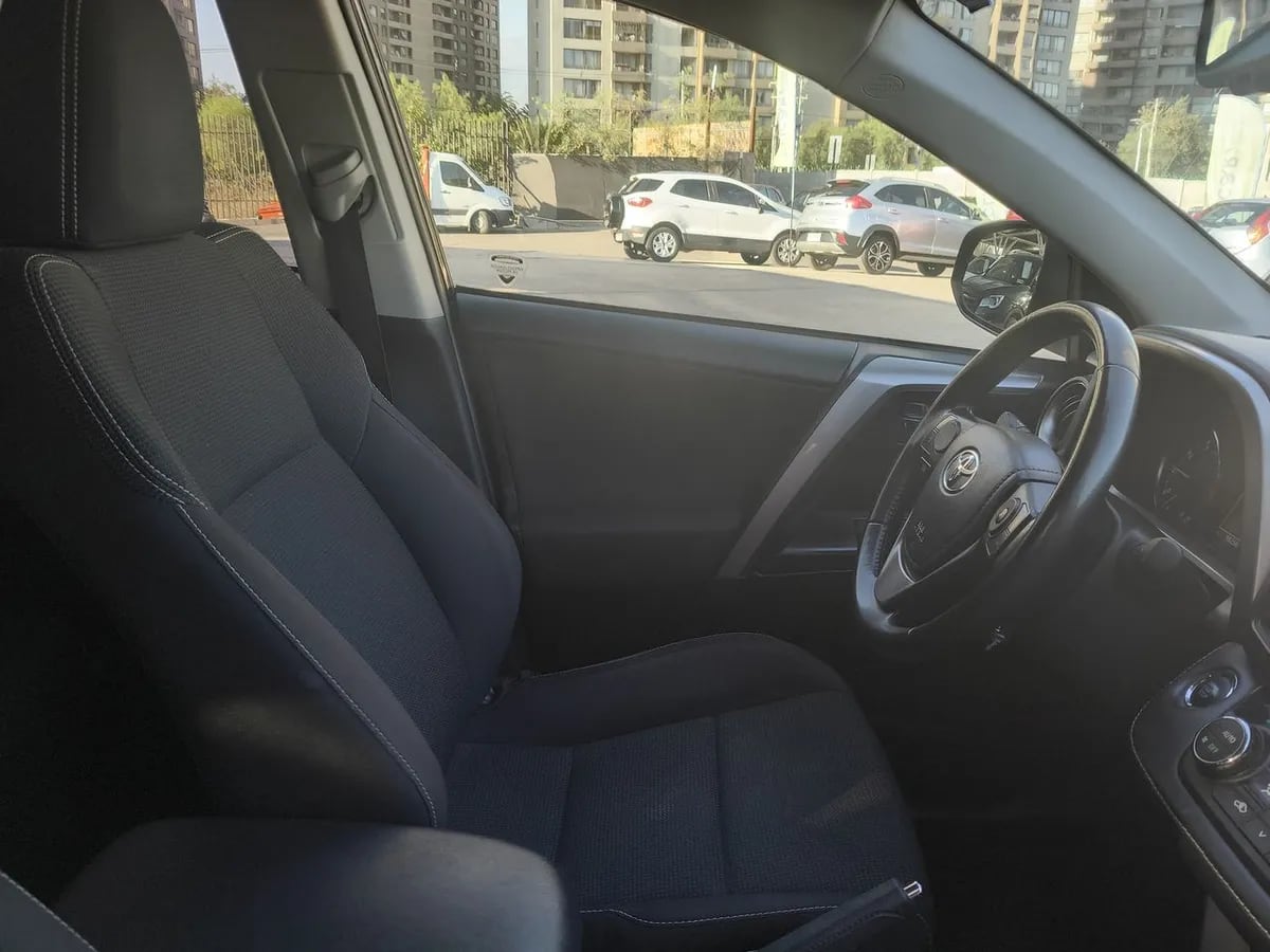 Toyota Rav 4 2.0 4x2 Super Lujo Cvt At 5p año 2019