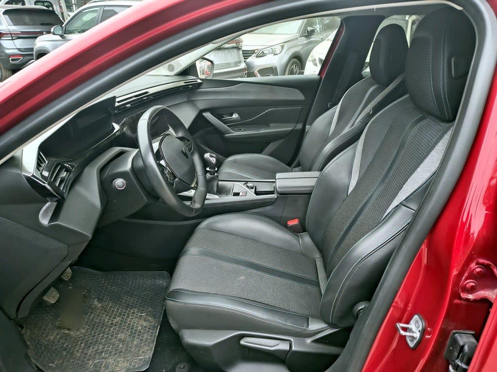 Peugeot 308 Allure año 2024