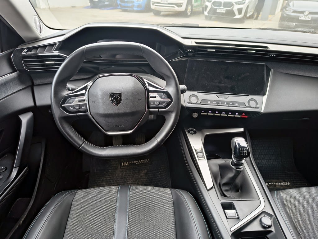 Peugeot 308 Allure año 2024