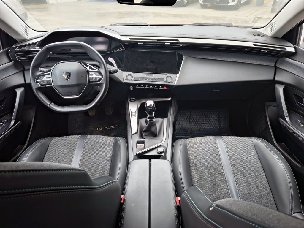 Peugeot 308 Allure año 2024