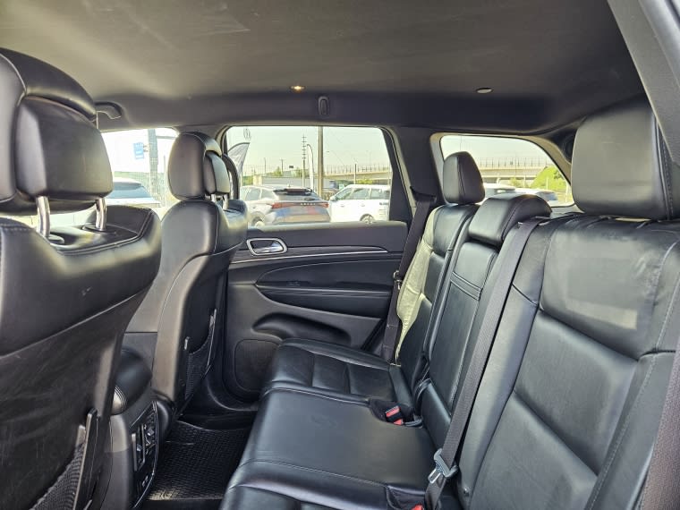 Jeep Grand Cherokee 3.6 Limited Lx At 4x4 año 2022